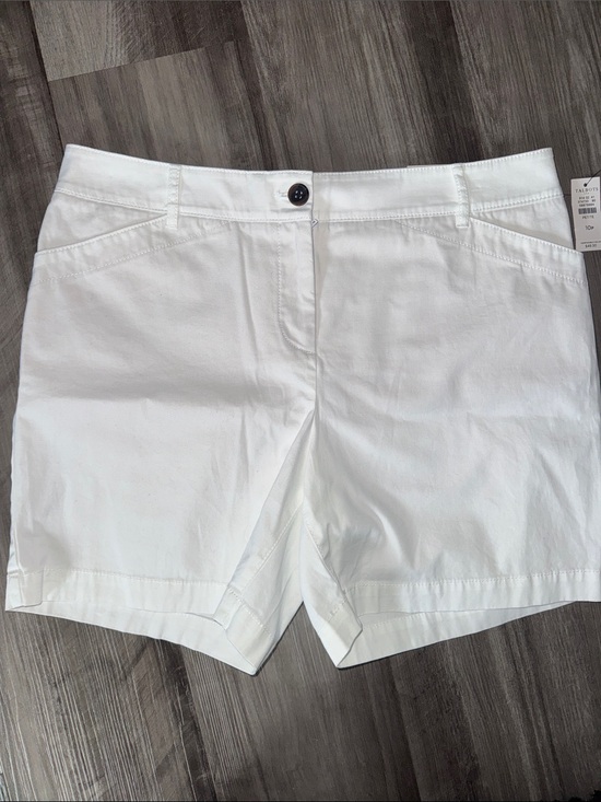 Talbots Pants - NEW Talbots 10 petite white shorts weekend twill women’s 6” summer resort wear